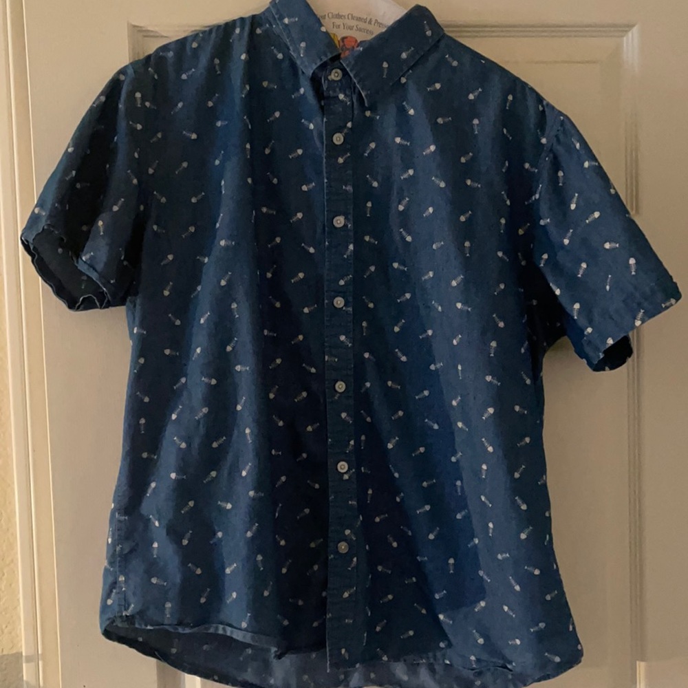 Men’s button up.